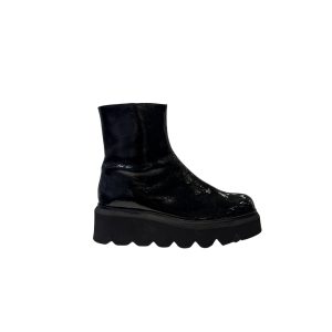 38 LAKIRANE GLEŽNJAČE Black